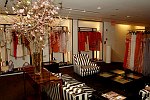at a cocktail reception saluting the Gala Committees of Casita Maria's Fiesta 2006 at the Carolina Herrera store on Madison Ave, in Manhattan on 4-25-06. photos by Kathleen Doran for Rob Rich © 2006 516-676-3939 robwayne1@aol.com