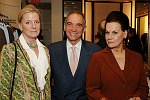 DSC_0176 Malorie Hathoway, Raul Suarez and Ann Rapp<br>at a cocktail reception saluting the Gala Committees of Casita Maria's Fiesta 2006 at the Carolina Herrera store on Madison Ave, in Manhattan on 4-25-06. photos by Kathleen Doran for Rob Rich � 2006 516-676-3939 robwayne1@aol.com