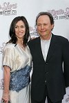 Billy Crystal , Janice Goldfinger