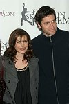 Mariska Hargitay, Peter Hermann